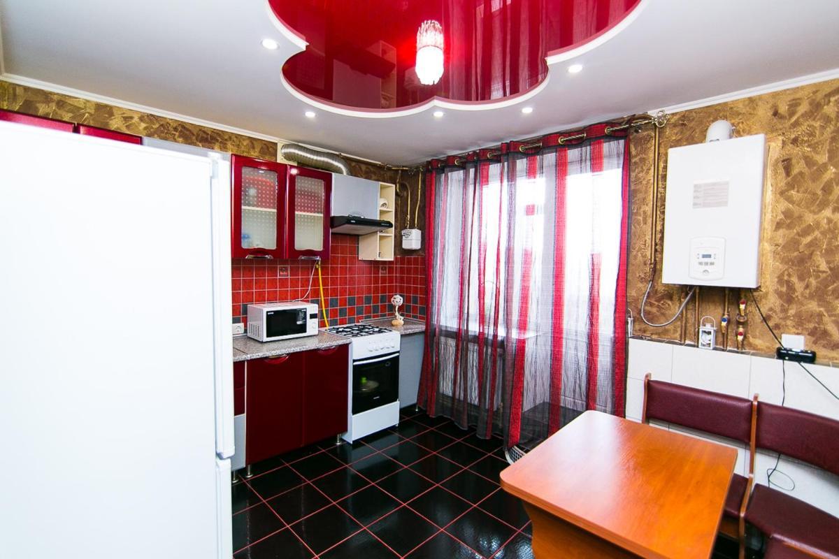 Vip Apartmens Faraon On Illinskaya 1 Floor Sumy Exterior foto