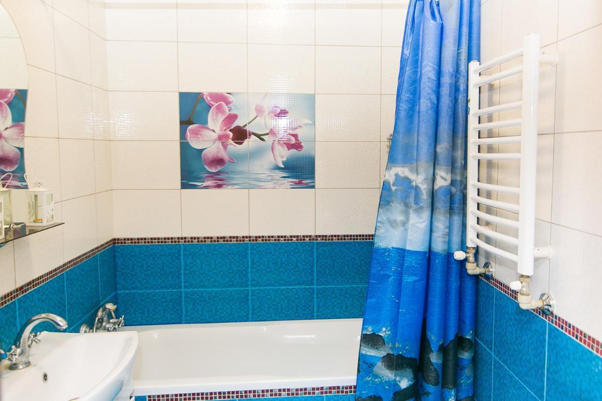 Vip Apartmens Faraon On Illinskaya 1 Floor Sumy Exterior foto