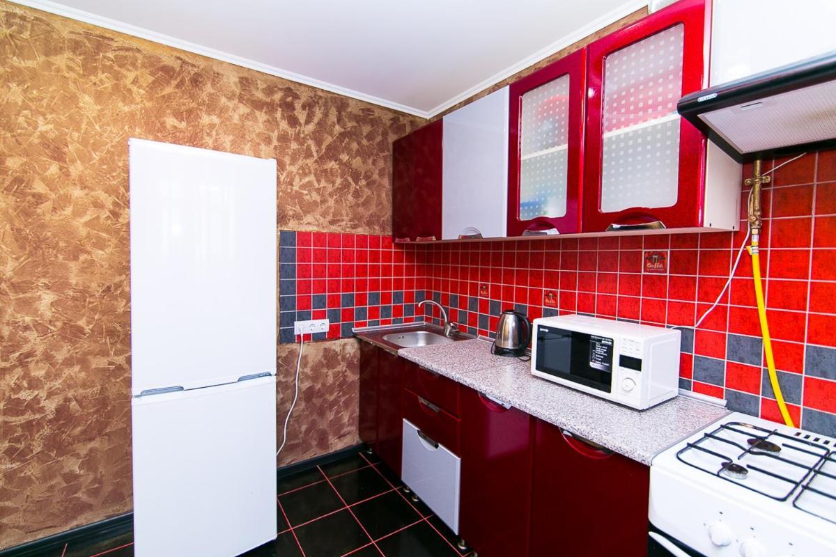 Vip Apartmens Faraon On Illinskaya 1 Floor Sumy Exterior foto
